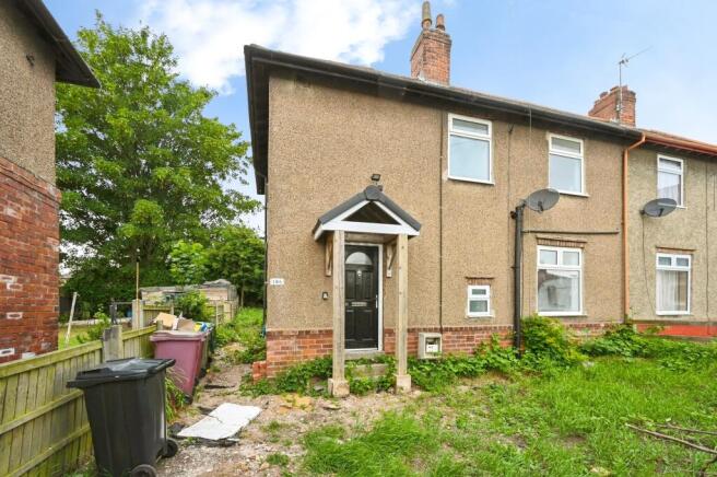 3 bed property, in Devonshire Drive, £165,000