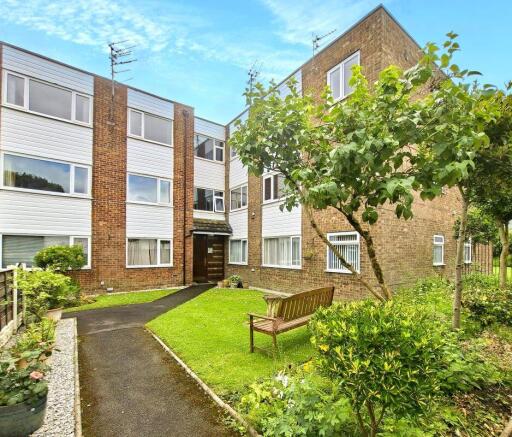 1 bed property, in 119 Pole Lane Court, £35,000