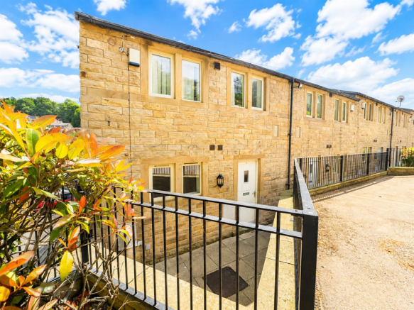 3 bed property, in The Terrace, £230,000