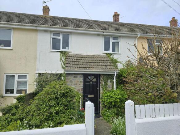 3 bed property, in High View, £170,000
