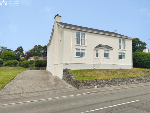 3 bed property, in Holyhead Road, £550,000