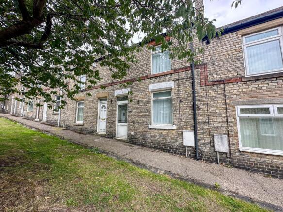 2 bed property, in Wear Street, £55,000