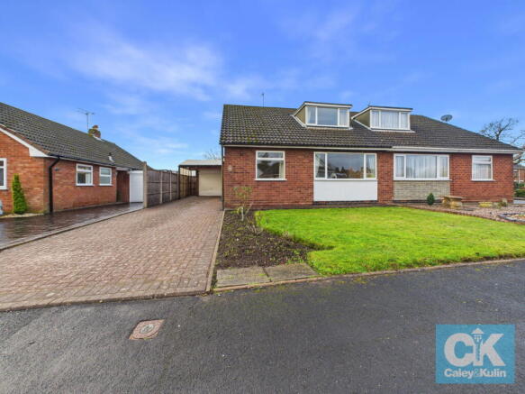 3 bed property, in Greenways, £299,950