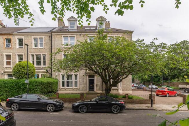 1 bed property, in Granville Road, £170,000