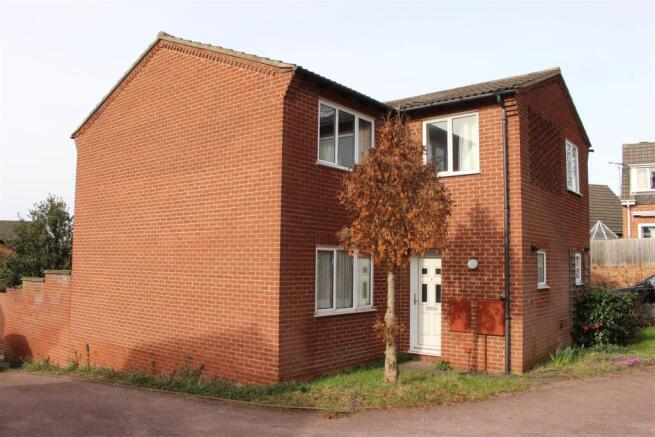 3 bed property, in Church Mews, £150,000