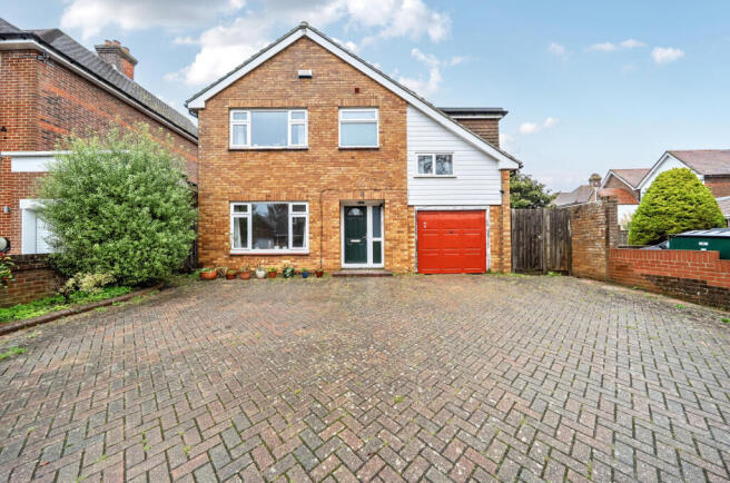 5 bed property, in Bacon Lane, £625,000