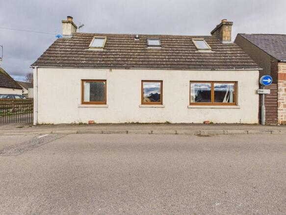 3 bed property, in 65 Averon Road, £160,000