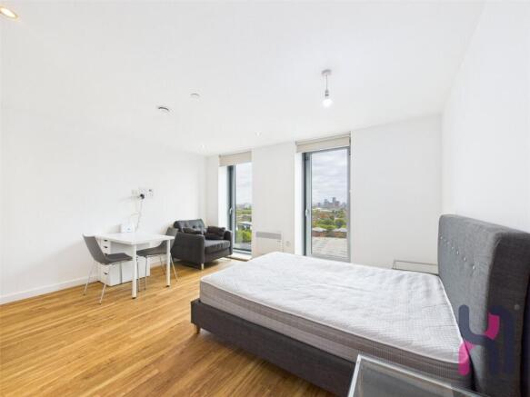 1 bed property, in Media City, £99,000