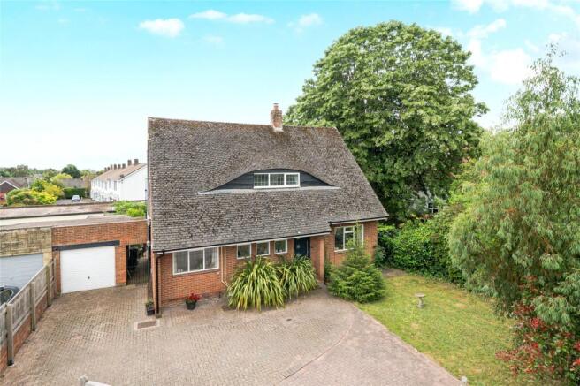 3 bed property, in Salterton Road, £600,000