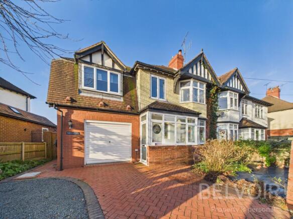4 bed property, in Porthill Drive, £450,000