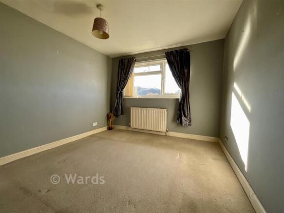 2 bed property, in Hamwick Green, £100,000