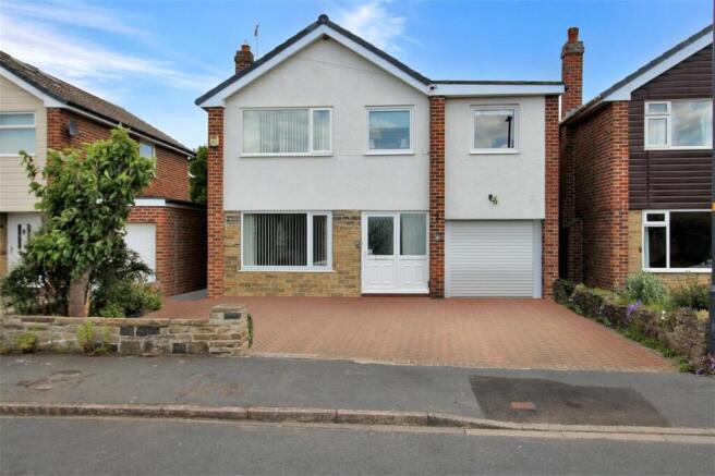 5 bed property, in Saxty Way, £370,000