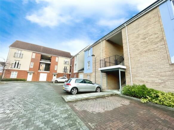 2 bed property, in Putnam Drive, £115,000