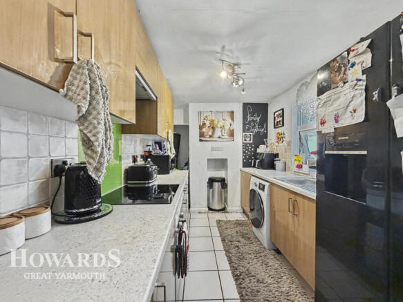 3 bed property, in Breydon Road, £140,000