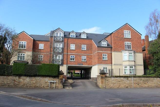 2 bed property, in 15 Great Willow Court, £65,000