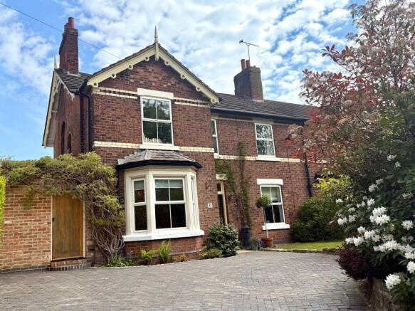 4 bed property, in Lichfield Road, £625,000