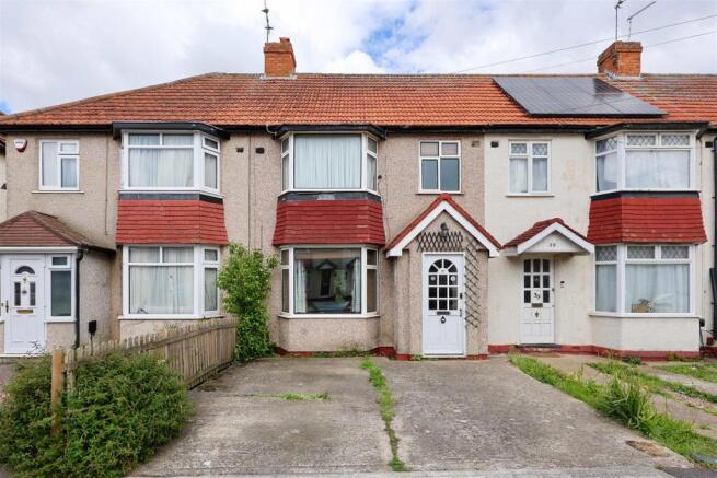 3 bed property, in Berkeley Road, £450,000