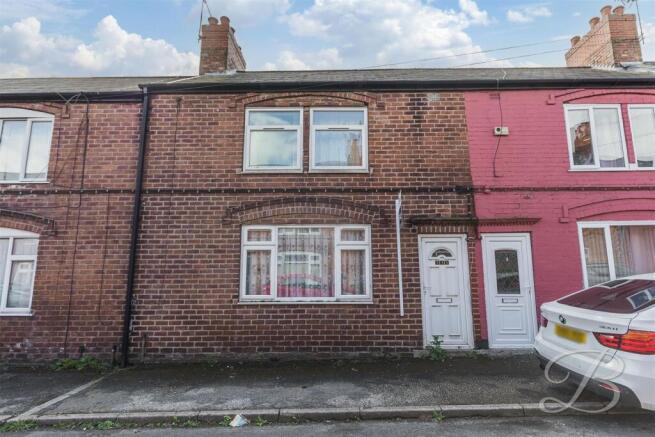 3 bed property, in Devonshire Street, £100,000