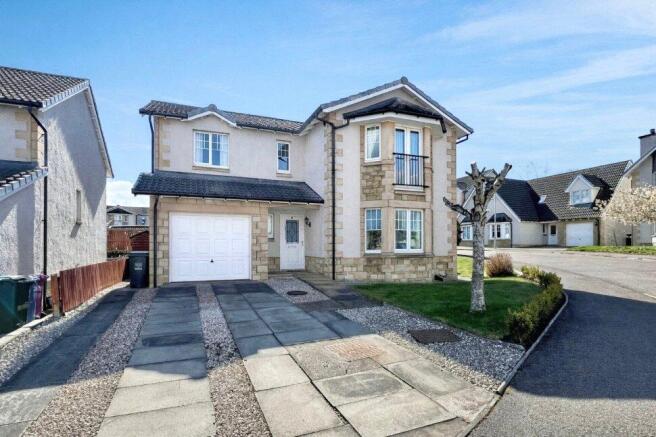 4 bed property, in Covesea Grove, £320,000