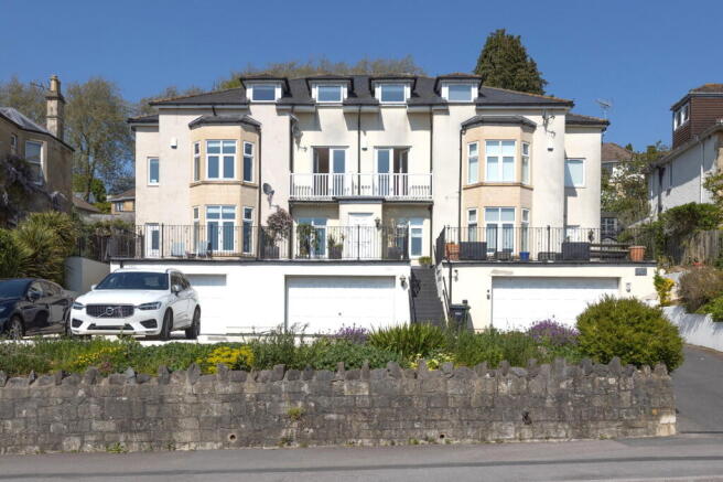 4 bed property, in London Road East, £750,000