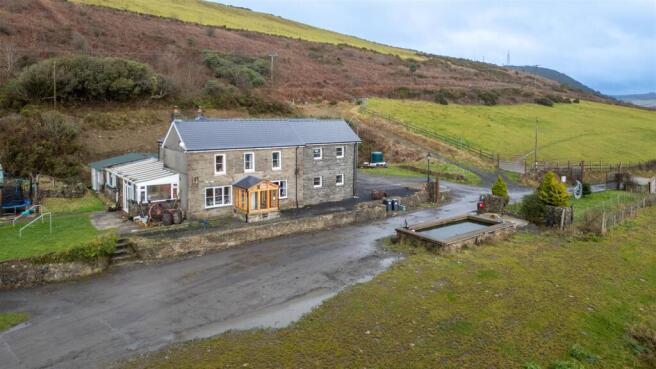 5 bed property, in Baglan, £750,000