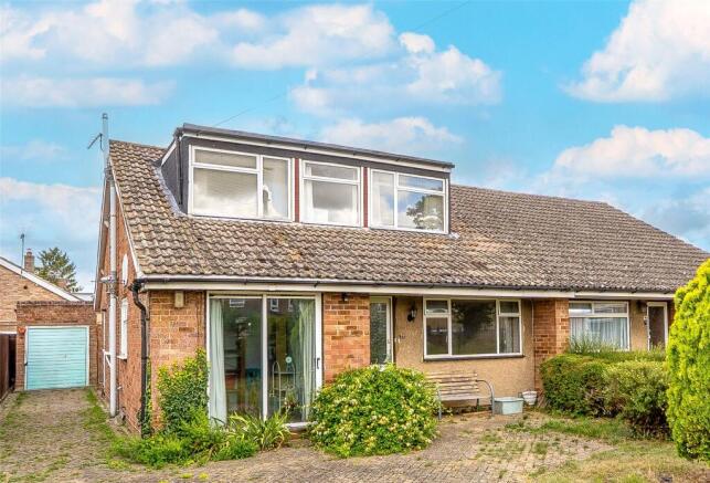 4 bed property, in Stonebridge Road, £450,000