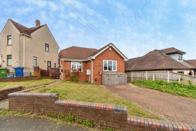 2 bed property, in Bradbury Lane, £170,000