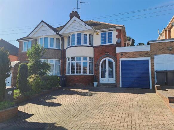 3 bed property, in Olorenshaw Road, £325,000