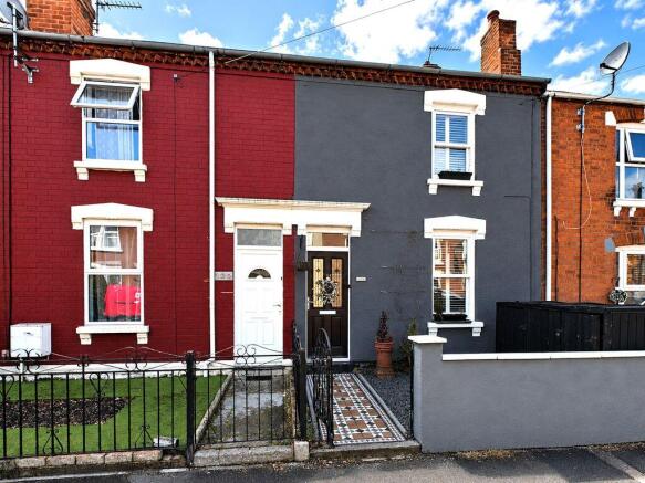 3 bed property, in Melbourne Street East, £200,000