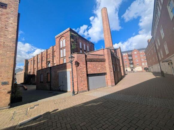 9 bed property, in Princes Drive, £250,000