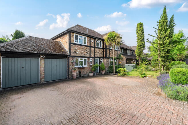 4 bed property, in Newark Road, £850,000