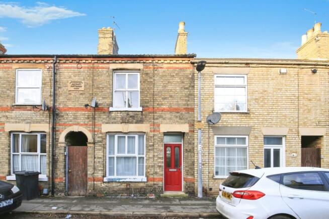3 bed property, in Palmerston Road, £170,000