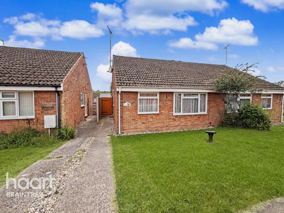 2 bed property, in Nether Court, £270,000