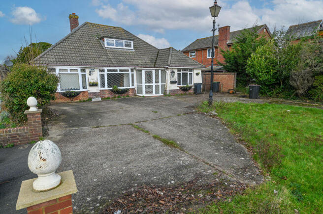 3 bed property, in Havant Road, £599,995