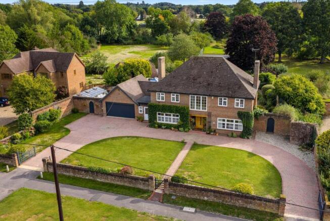 4 bed property, in Reading Road, £1,500,000