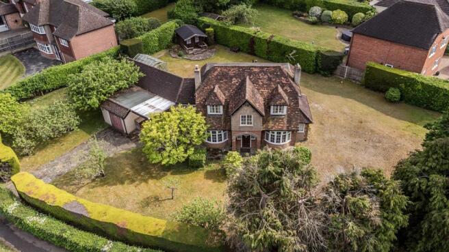 3 bed property, in Gilhams Avenue, £975,000