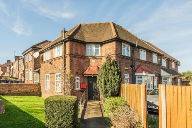 5 bed property, in Western Avenue, £1,785,000