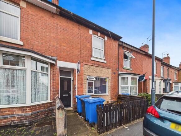 6 bed property, in Brighton Road, £260,000