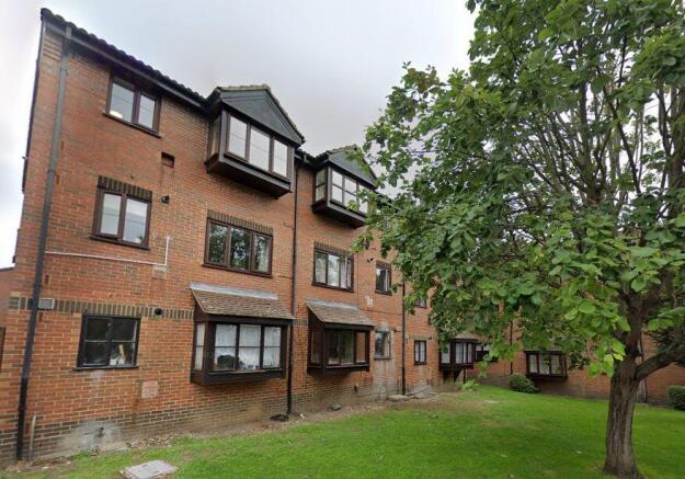 2 bed property, in 201 Gladbeck Way, £140,000