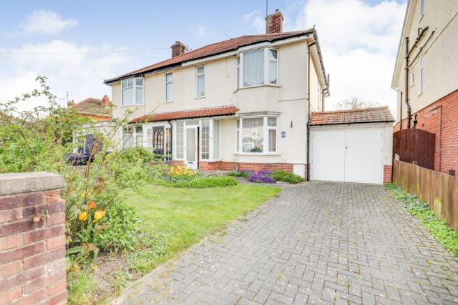 3 bed property, in Brunswick Road, £250,000