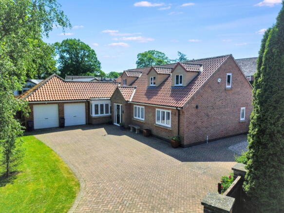 3 bed property, in The Chestnuts, £530,000