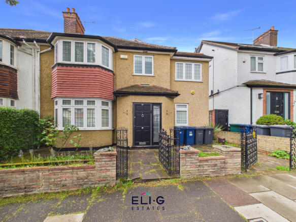 5 bed property, in Park View Gardens, £1,200,000