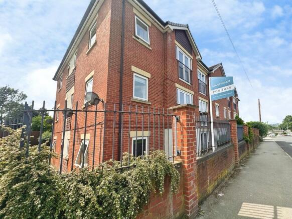2 bed property, in Leeds LS5, £147,500