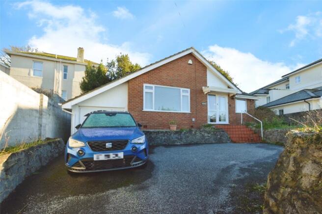2 bed property, in Shirburn Road, £270,000