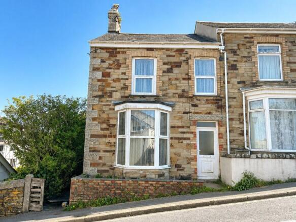 3 bed property, in Robartes Road, £125,000