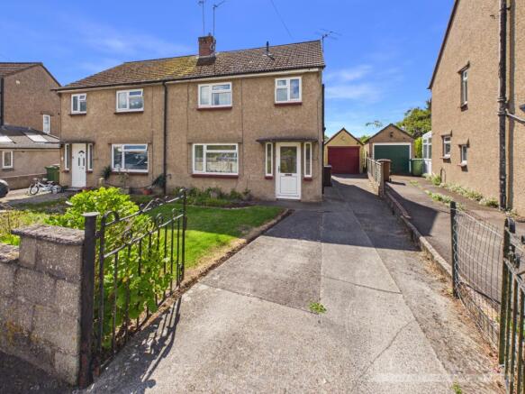 3 bed property, in Foster Road, £300,000