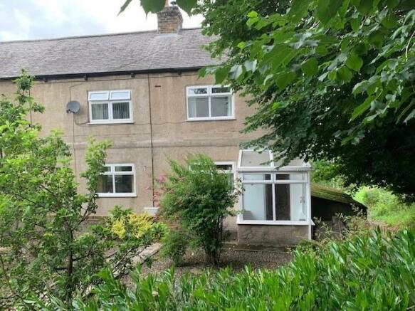 2 bed property, in Ash Street, £140,000