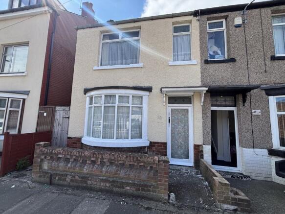 3 bed property, in 10 Errol Street, £20,000