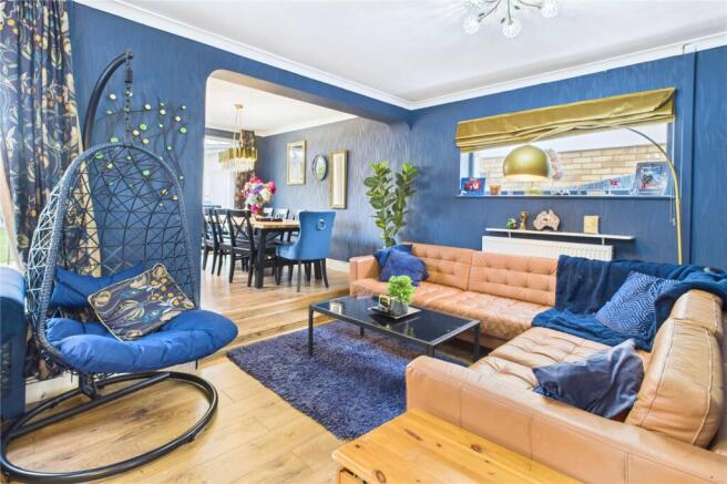 4 bed property, in St. James Close, £330,000