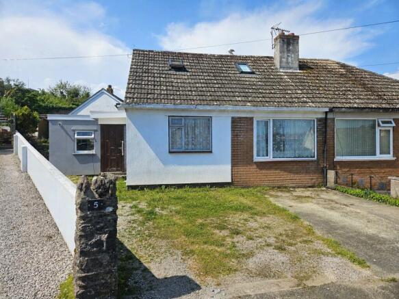 1 bed property, in Mayflower Drive, £110,000